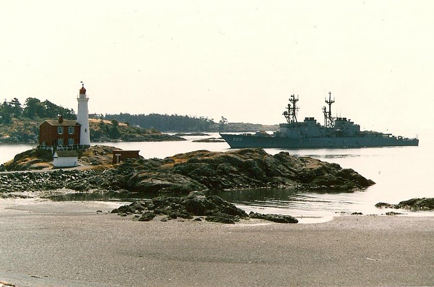 USS Harry W Hill 986