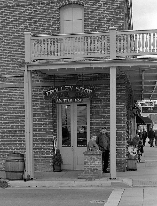 Waitin for the trolley