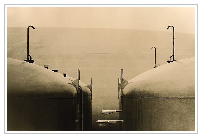 Water tank abstract, lith.
