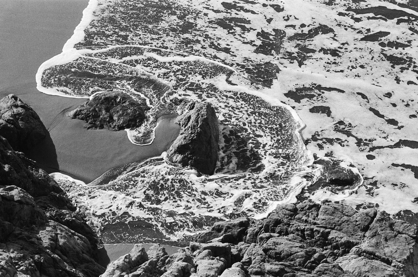 Waves & Rocks