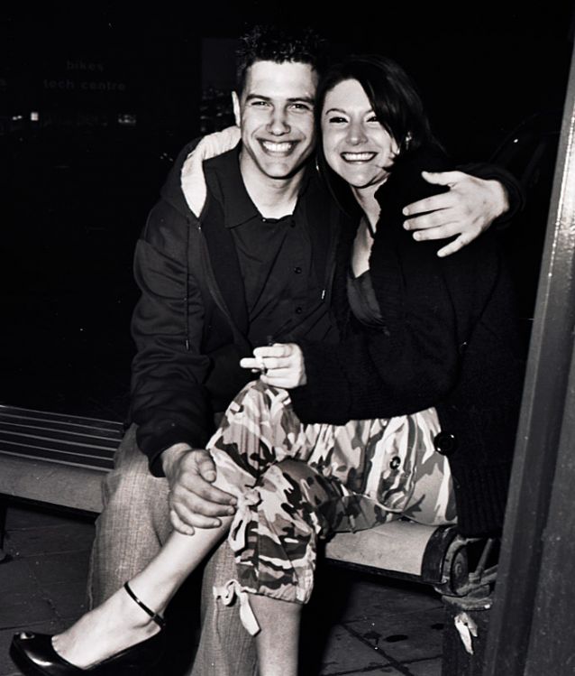 Wee Gee Shoot Out - Loving Couple