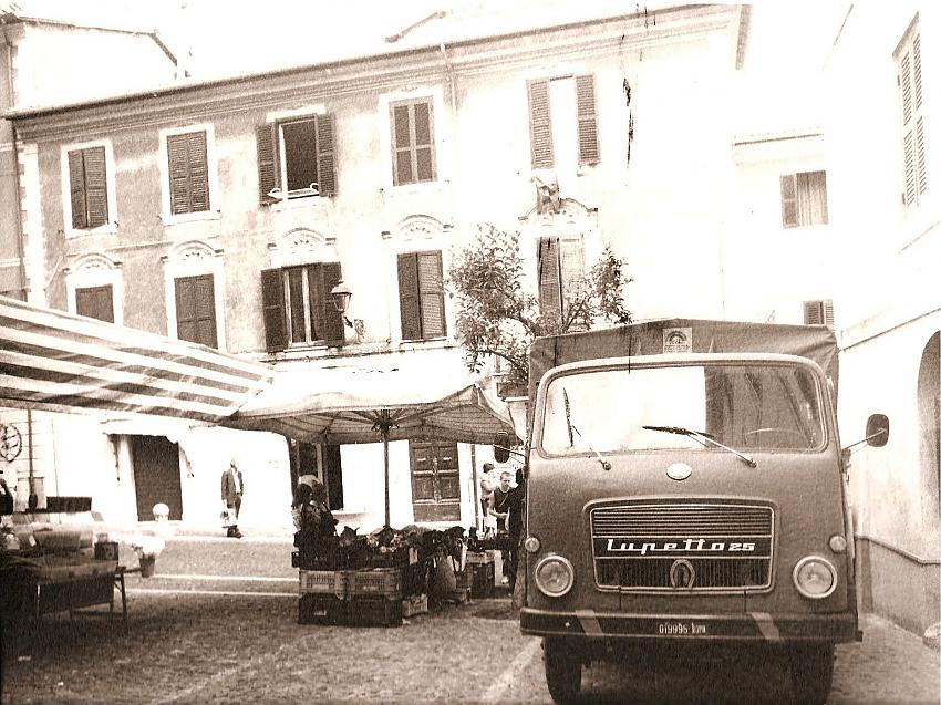 Weekly market