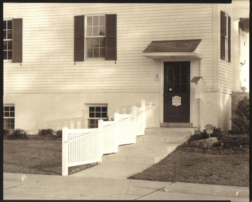 White Fence South Russell