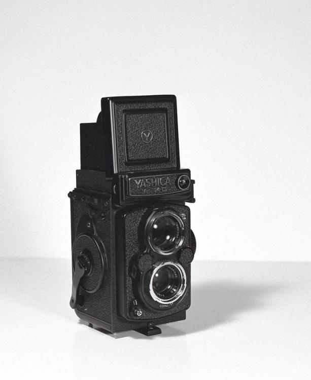Yashicamat-124g-2 850x695