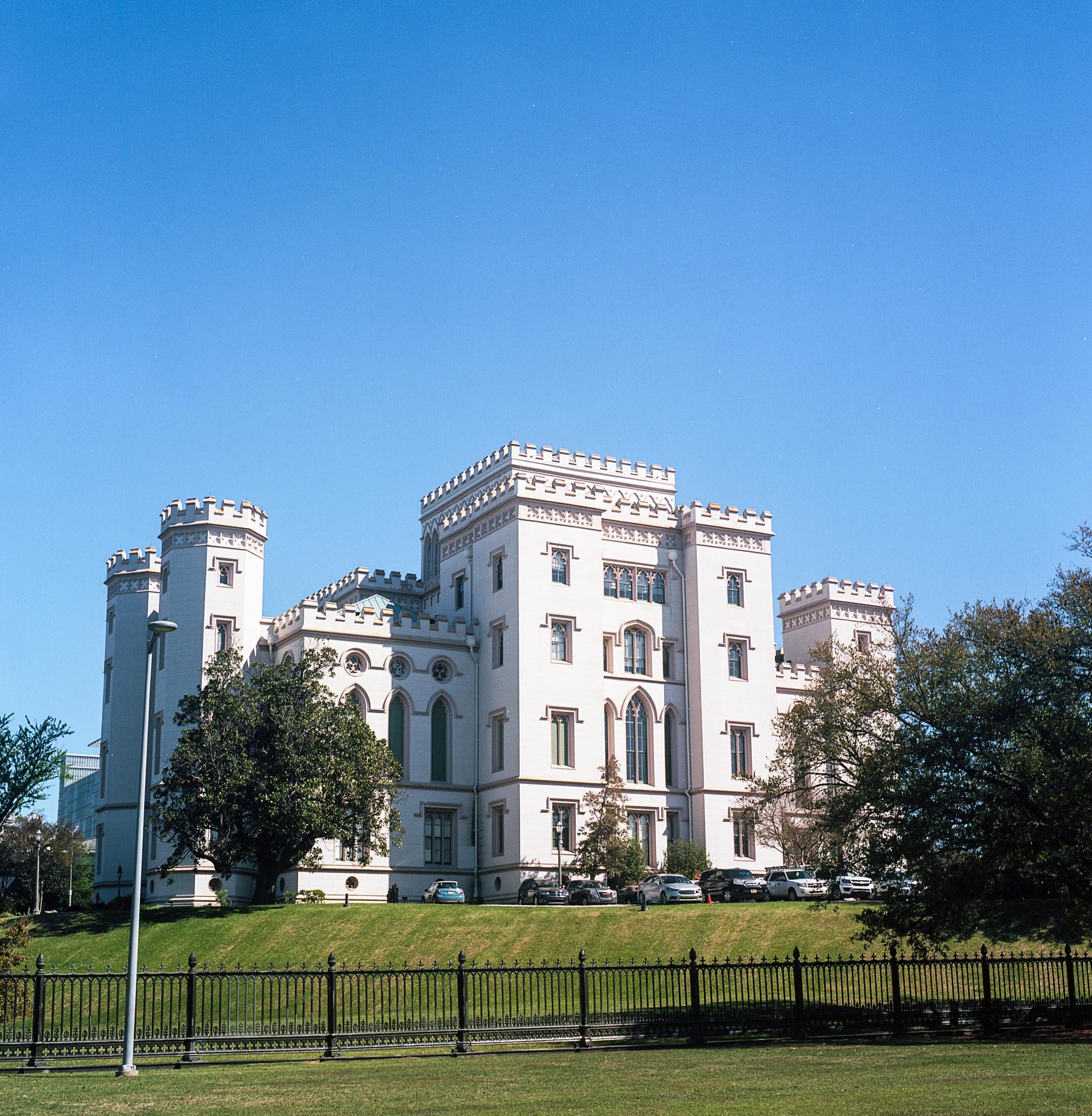 YM124G_Ektar100_032518_Old_Capitol-1