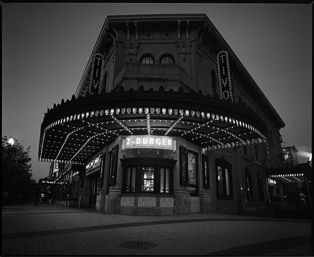 Z-Burger, Tivoli Theater, Twilight