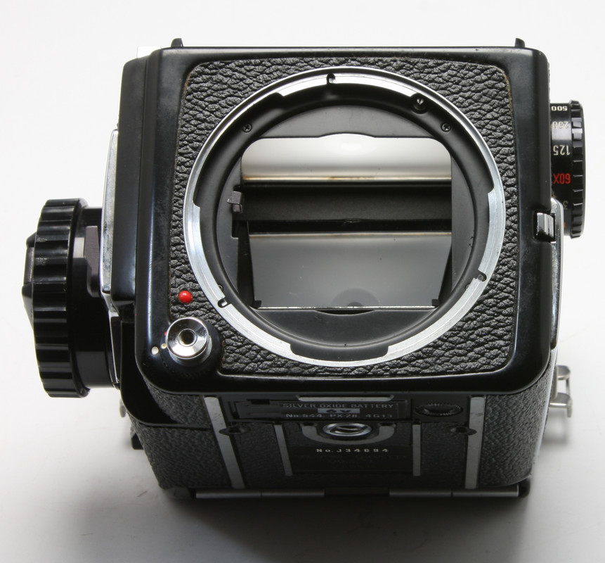 Mamiya-M645-Camera-Body-06.jpg