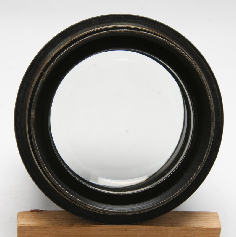 Helomar240mmf3-5-Lens-04.jpg