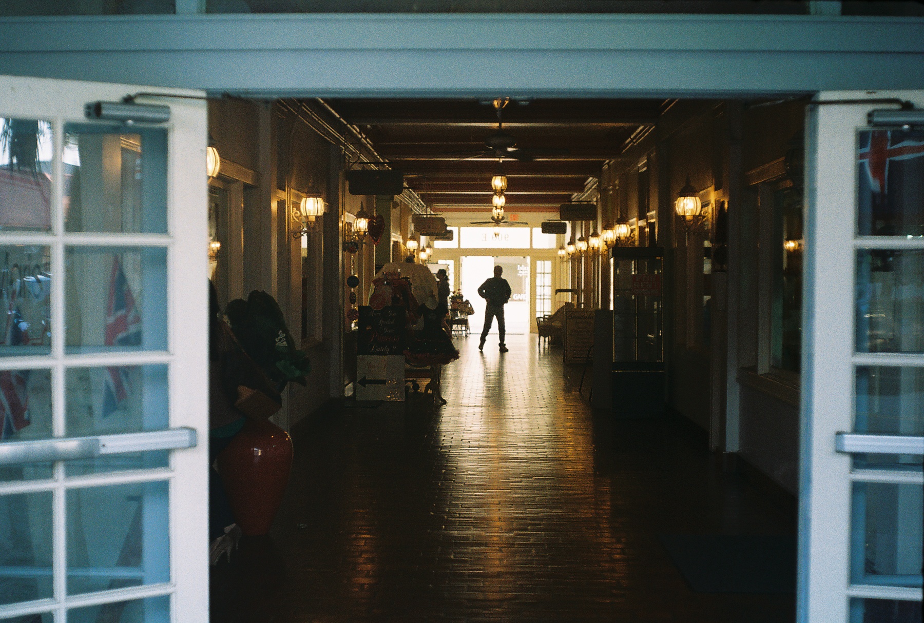 R1-08459-014A.jpg