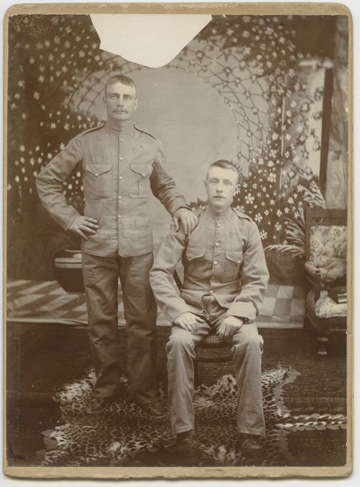twobritishsoldiers.jpg