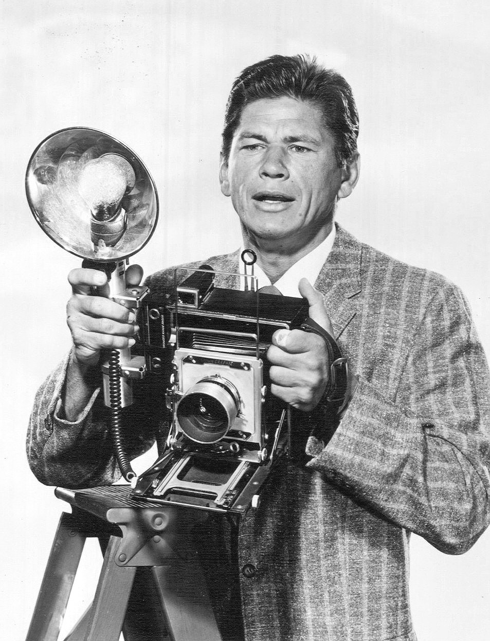 Charles_Bronson_Man_With_a_Camera_1959.JPG