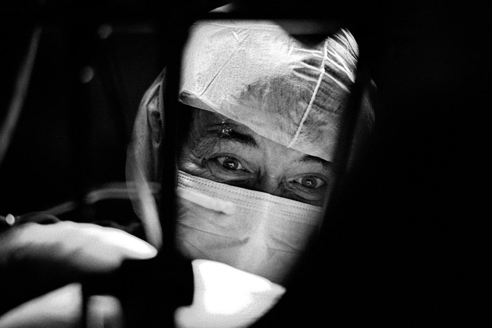 SURGEON-EYES-DURING-OPERATION.jpg