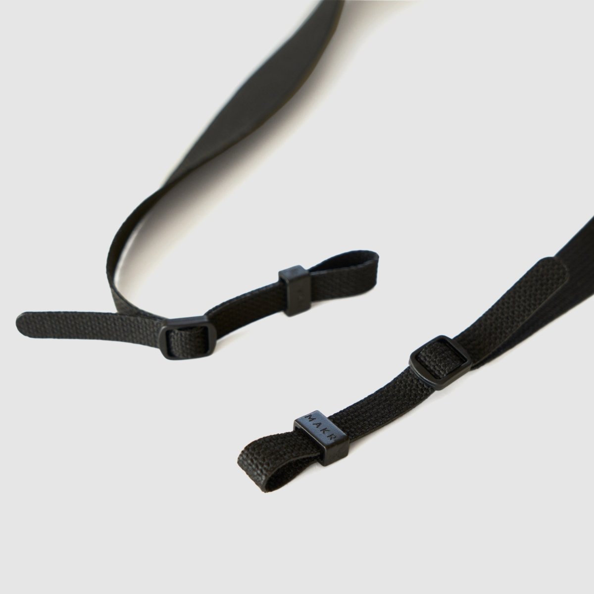 makr_3_cam_strap_black_persp_png-610435_1280x.jpg