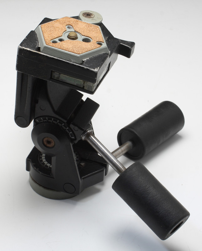 Manfrotto-029-Tripod-Head-New-Style-02.jpg