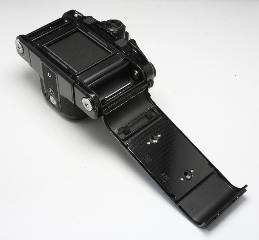 Pentax67-Camera-04.jpg