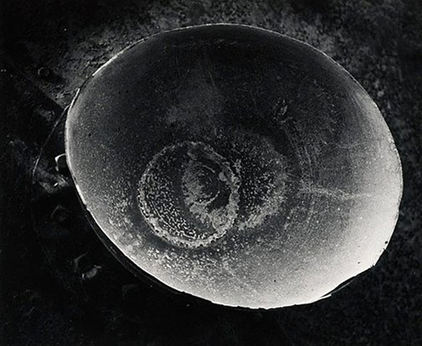 minor-white-metal-ornament1.jpg
