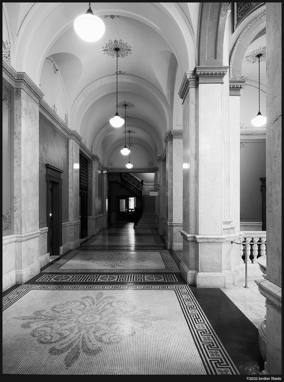 statehouse_hallway_bw.jpg