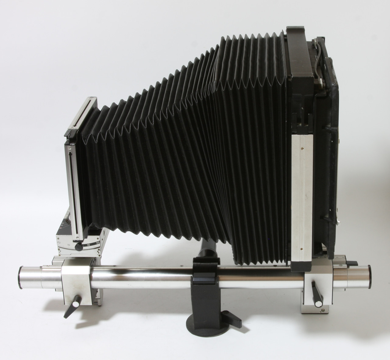 Sinar-P8x10Camera-02.jpg