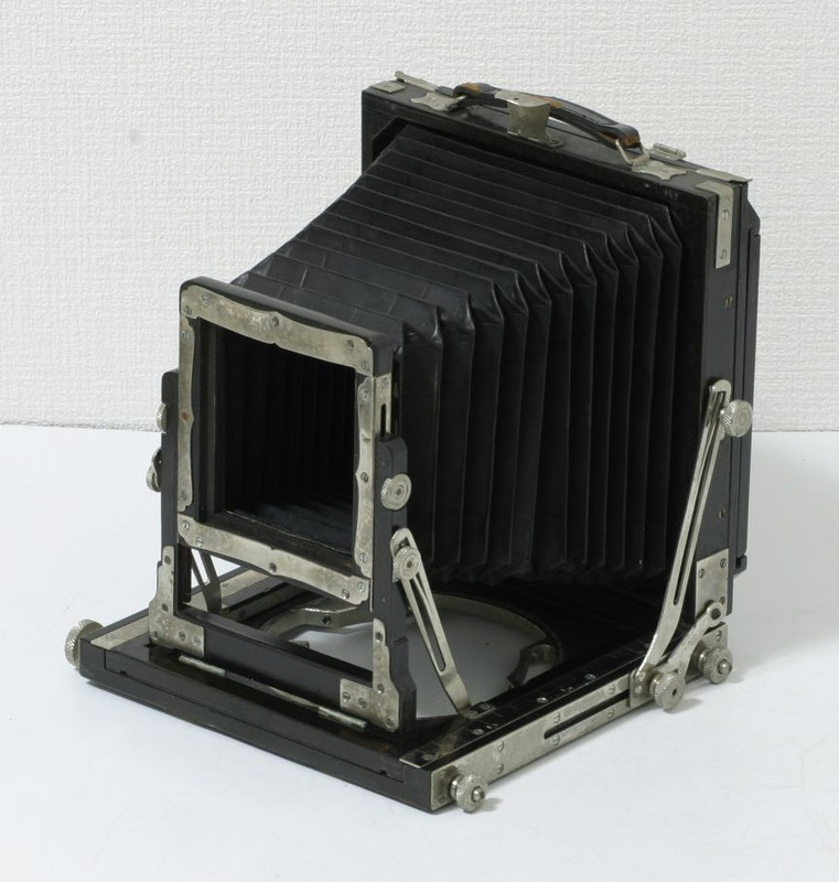 Peace-Half-Plate-Camera-01.jpg
