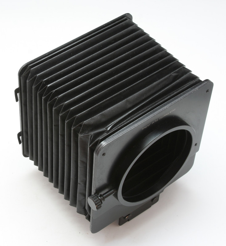 Fuji-GX680-Lens-Hood-82mm-A-02.jpg