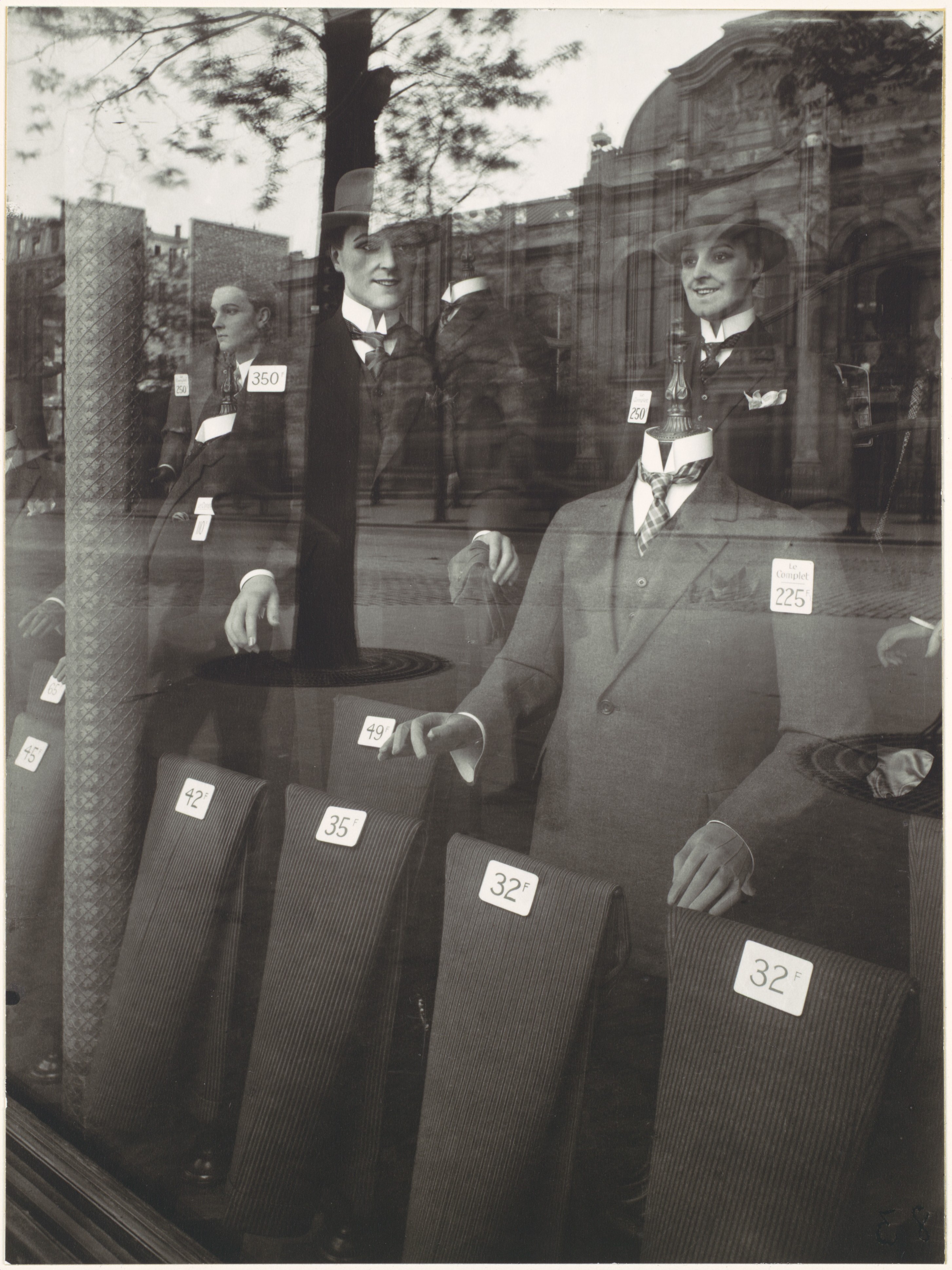 Eugène_Atget%2C_Men%27s_Fashions%2C_1925.jpg