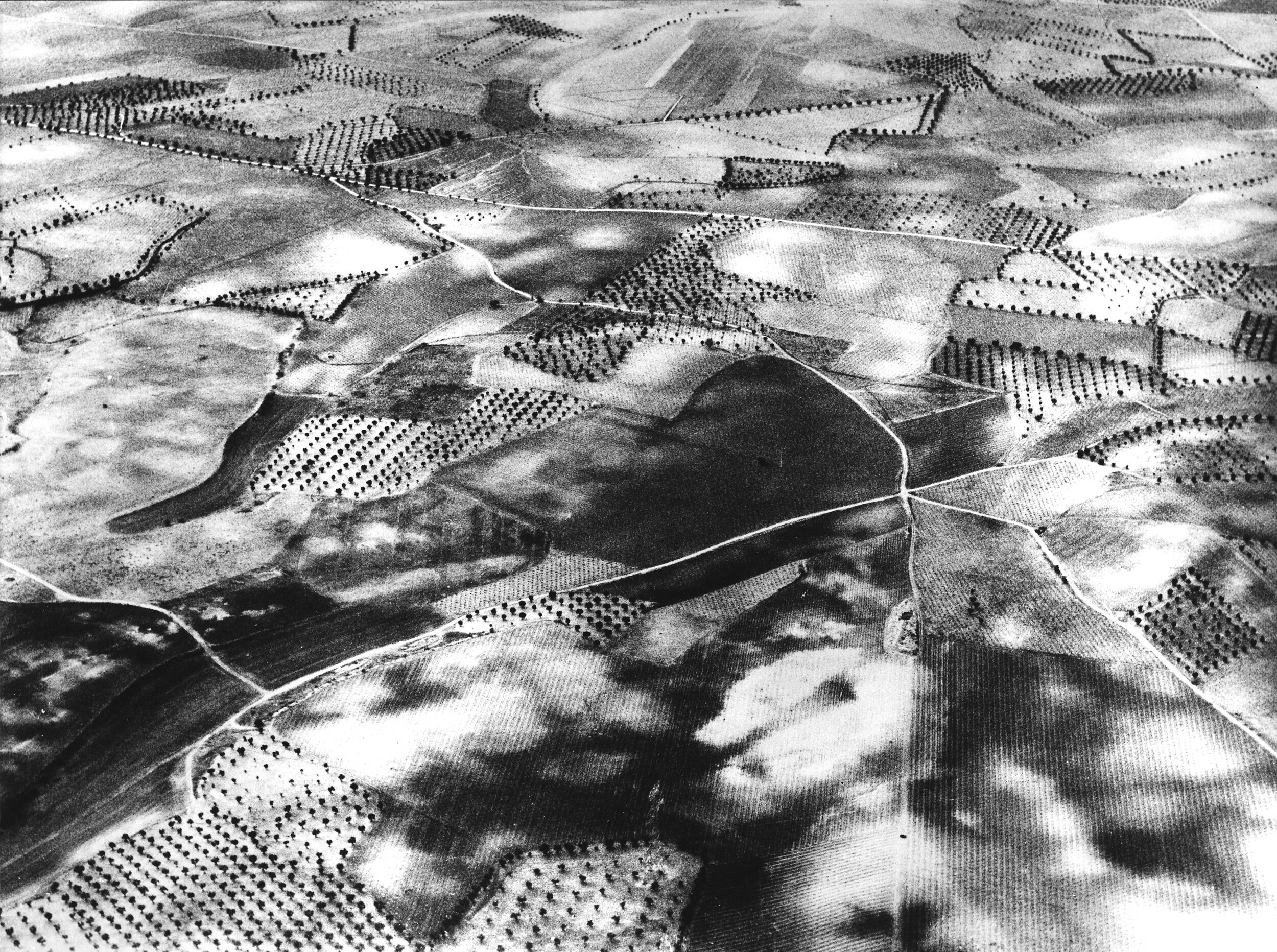 mario-giacomelli-figure-ground-01.jpg