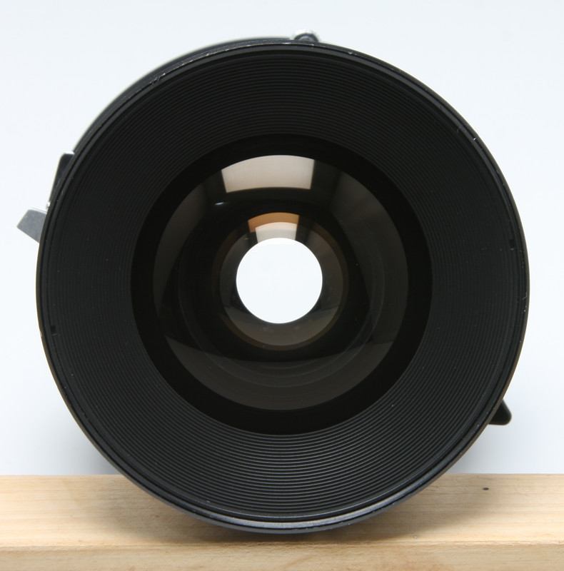 Fujinon-SWD65mmf5-6Lens-04.jpg