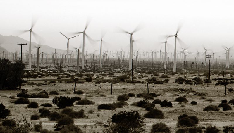 San-Gorgonio-Pass-Wind-Farm-July-2011.jpg